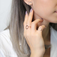 Load image into Gallery viewer, Arabella Minimalist Circle Ring