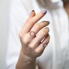 Load image into Gallery viewer, Arabella Minimalist Circle Ring
