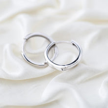 Load image into Gallery viewer, Clicker Hoop Earring Silver