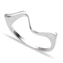 Load image into Gallery viewer, Evie Minimalistic Silver Wave Ring