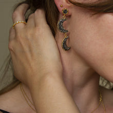 Load image into Gallery viewer, Lily Minimalist Oval Cubic Zirconia Ring