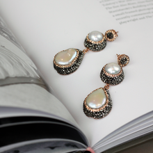 Load image into Gallery viewer, Queen Of The Sea Dangle Earring With Cultured Pearls In Rose Gold