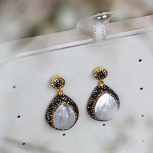 Load image into Gallery viewer, Snow Moon Single Drop Mother of Pearl Dangle Earring With Hematite