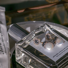 Load image into Gallery viewer, Mini Snowstorm Pearl Dangle Earring