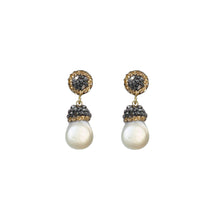 Load image into Gallery viewer, Mini Snowstorm Pearl Dangle Earring
