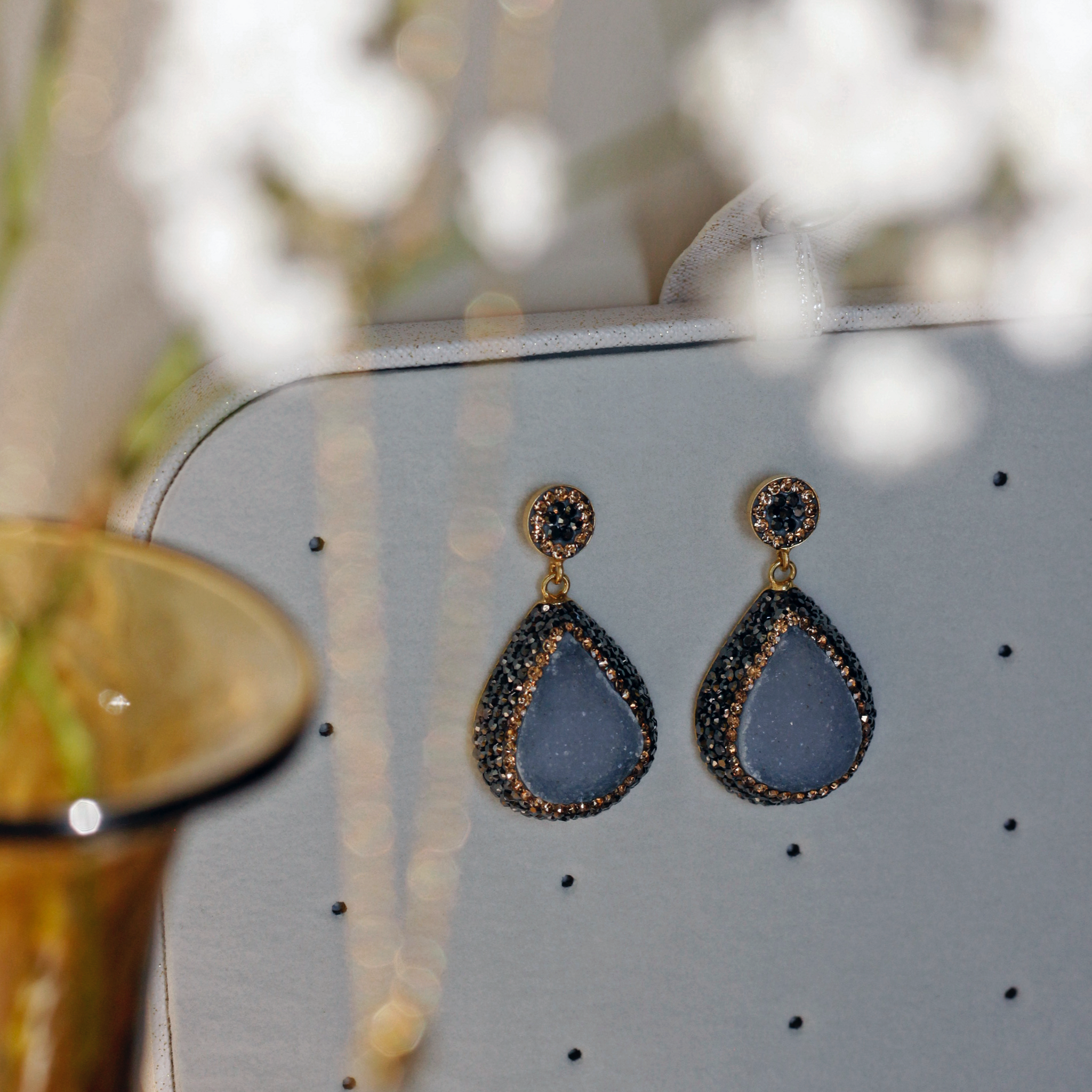 Stormy Single Drop Natural Druzy Dangle Earring With Hematite